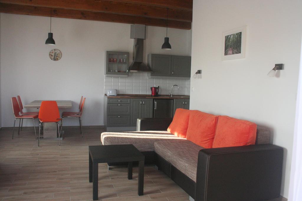 Malomko Apartman Zsira Exterior foto